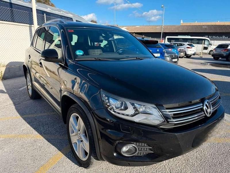 Usado VW Tiguan Business 140 CV (102 kW) 2015 Negro SUV