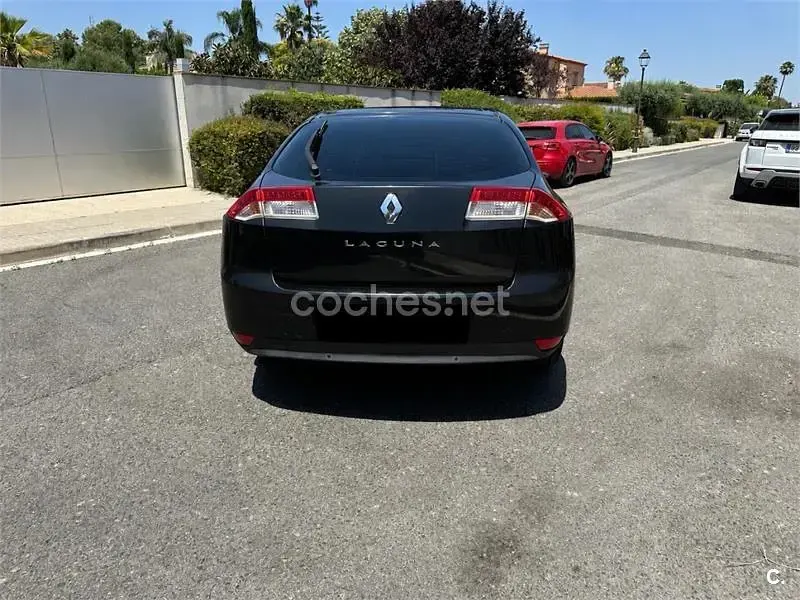 Usado Renault Laguna III Privilege 150 CV (110 kW) 2008 Negro Berlina