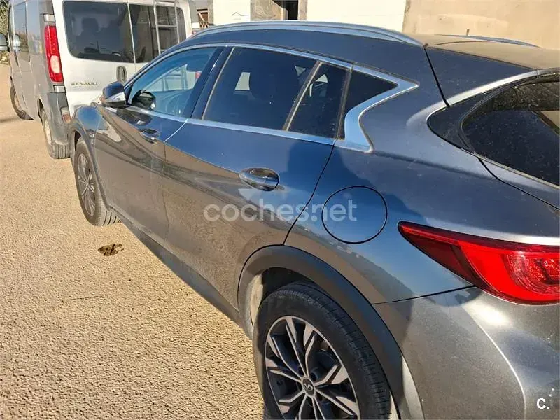 Usado Infiniti QX30 Premium 170 CV (125 kW) 2019 Gris / plata SUV