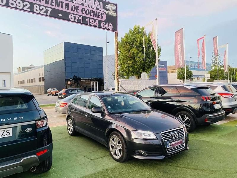 Gris Usado 2008 Audi A3 Sportback Ambiente Utilitario | 7999 € (Precio justo) - Imagen 1/4