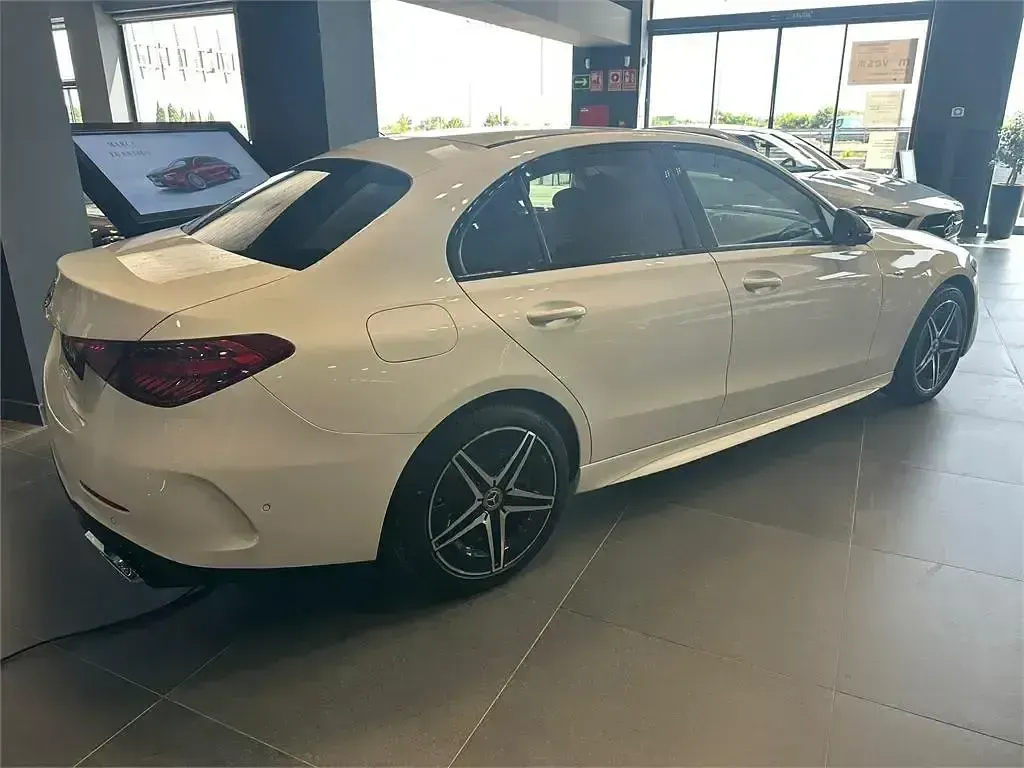 Nuevo Mercedes E300 313 CV (230 kW) 2026 Blanco Berlina