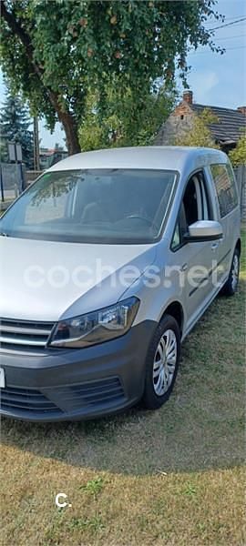 Usado VW Caddy Trendline 150 CV (110 kW) 2018 Gris / plata Monovolumen
