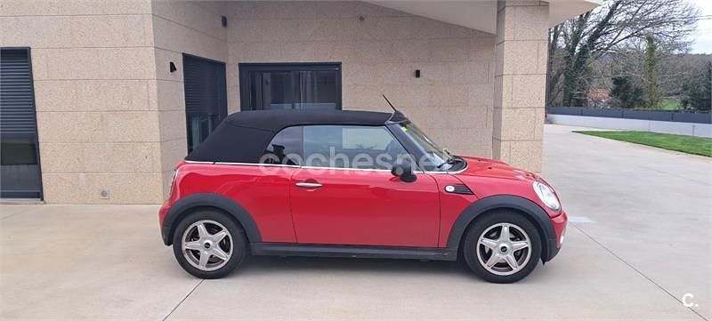 Usado Mini One Cabriolet 90 CV (66 kW) 2010 Rojo Descapotable