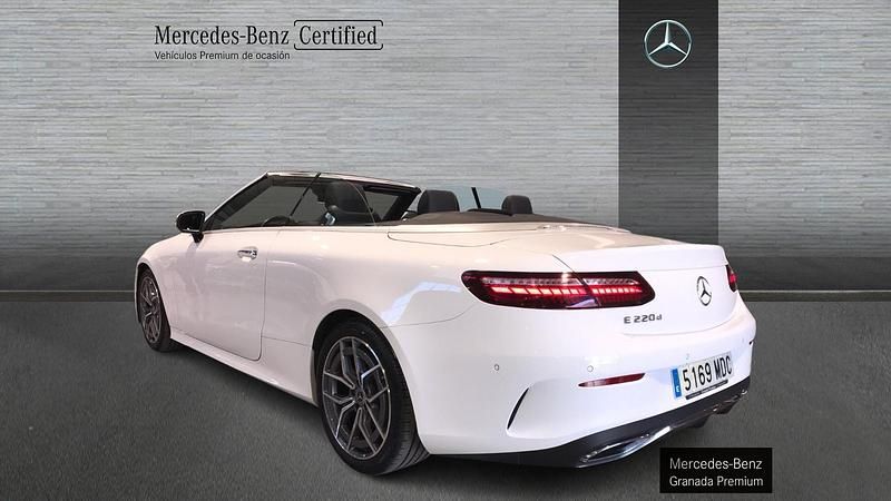 Usado Mercedes E220 AMG line 194 CV (142 kW) 2022 Blanco Descapotable