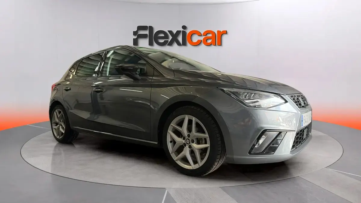 Usado Seat Ibiza FR 116 CV (85 kW) 2018 Gris Utilitario