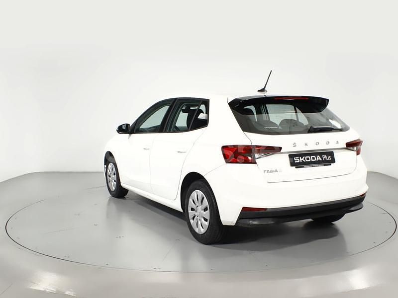 Usado Skoda Fabia Active 95 CV (69 kW) 2022 Blanco Utilitario