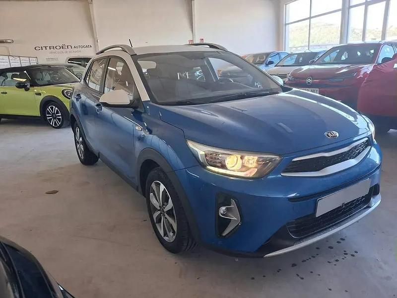 Usado Kia Stonic 100 HP (73 kW) 2021 Azul SUV