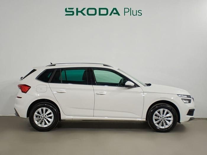 Usado Skoda Kamiq Ambition 110 CV (80 kW) 2022 Blanco SUV