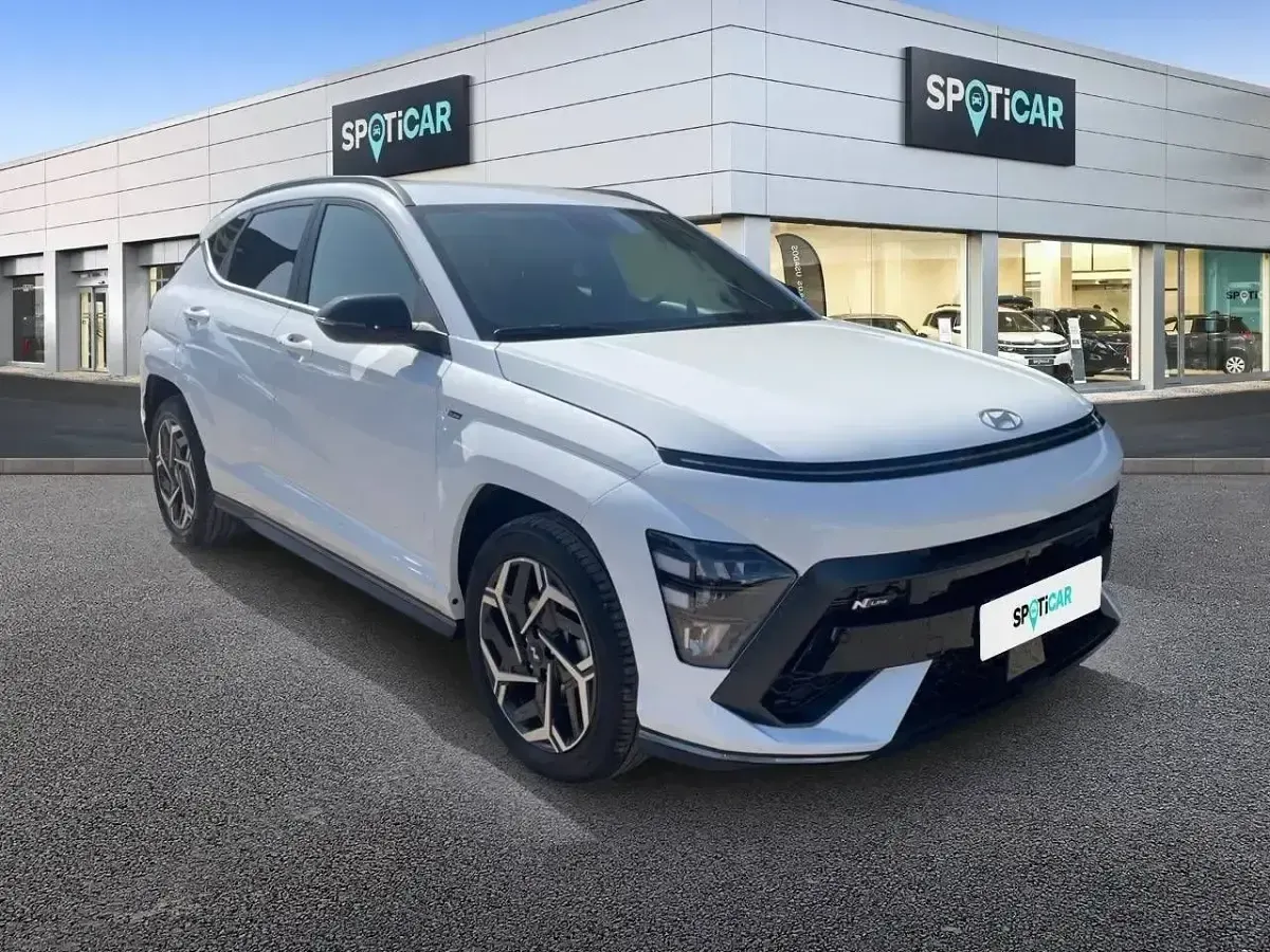 Usado Hyundai Kona N Line 120 CV (88 kW) 2024 Blanco SUV