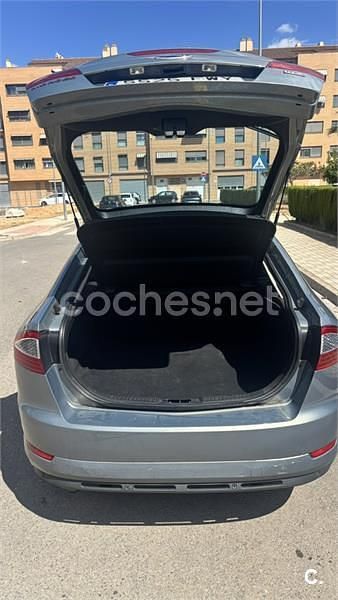 Gris / plata Usado 2007 Ford Mondeo Ghia Berlina | 3000 € (Precio justo) - Imagen 1/3