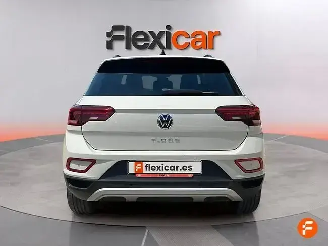Usado VW T-Roc Life 150 CV (110 kW) 2023 Gris SUV