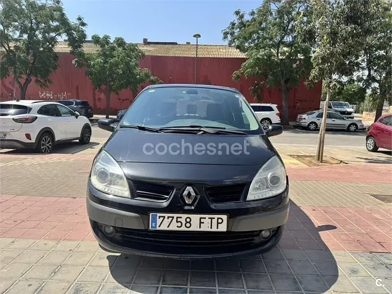 Usado Renault Scénic II 105 CV (77 kW) 2007 Negro Monovolumen