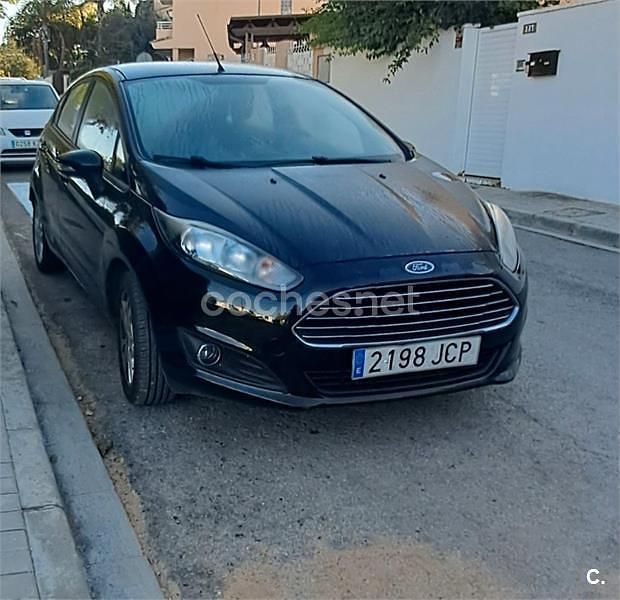 Usado Ford Fiesta Trend 82 CV (60 kW) 2015 Negro Berlina