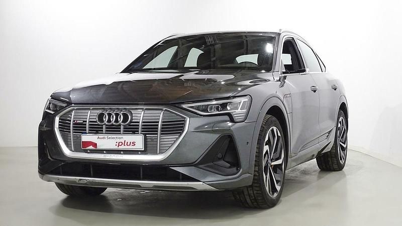 Usado Audi e-tron S-Line 300 kW (408 CV) 2021 Gris SUV