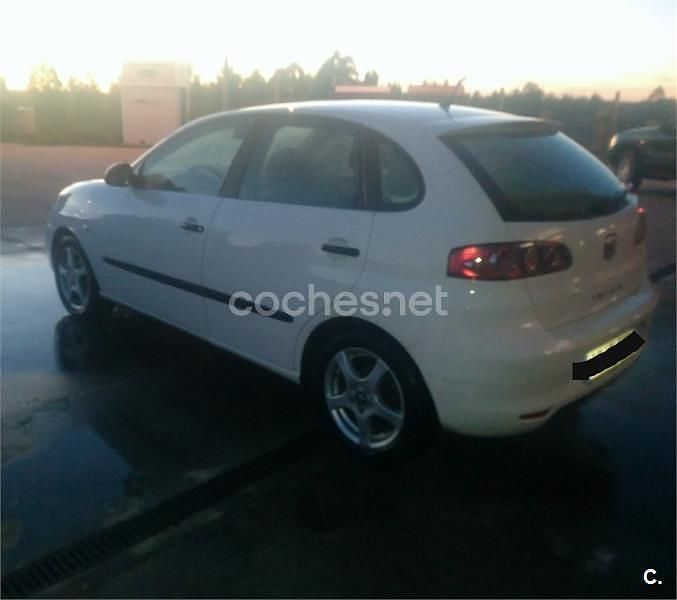 Usado Seat Ibiza Reference 70 CV (51 kW) 2006 Blanco Berlina