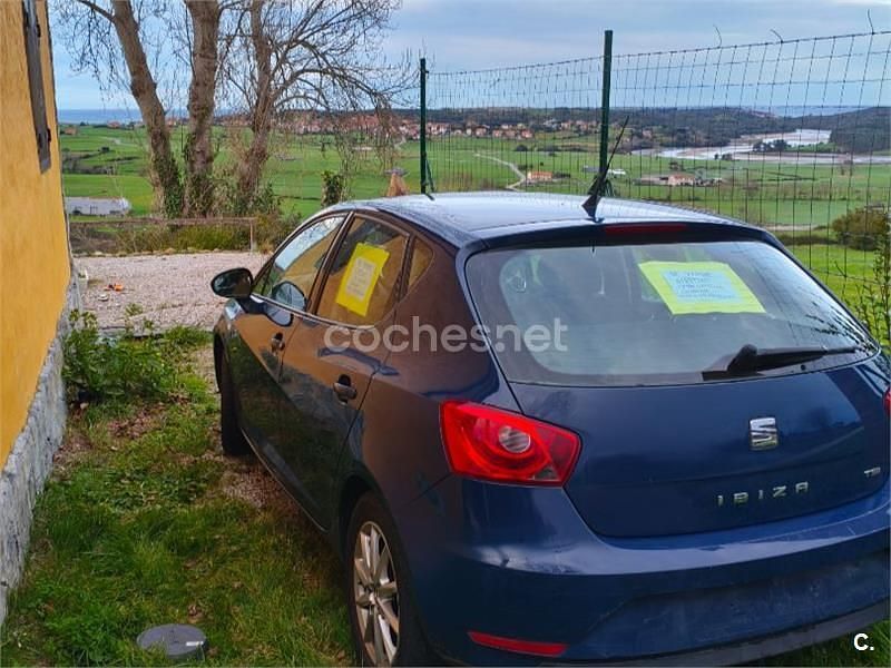 Usado Seat Ibiza Style 90 CV (66 kW) 2016 Azul Berlina