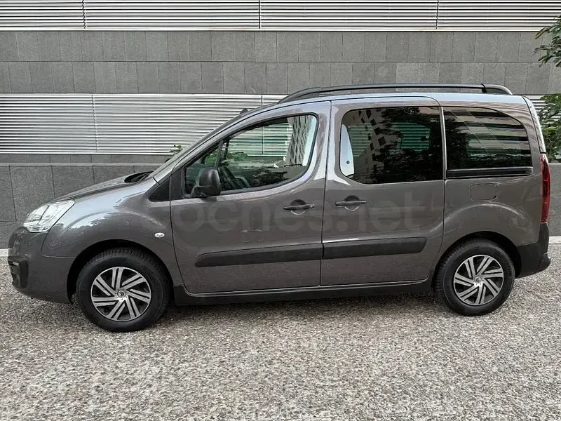 Usado Citroën Berlingo Shine 100 CV (73 kW) 2018 Marrón Monovolumen