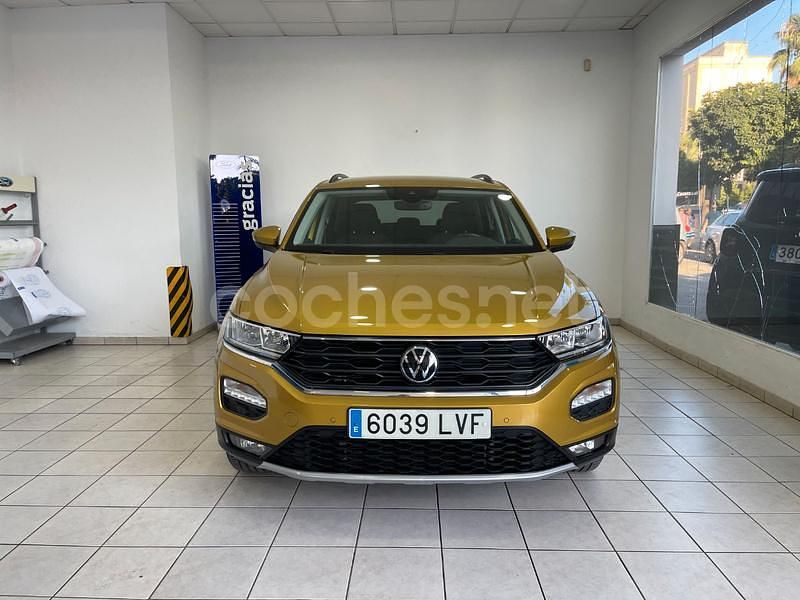 Usado VW T-Roc Advance 115 CV (84 kW) 2022 Amarillo SUV