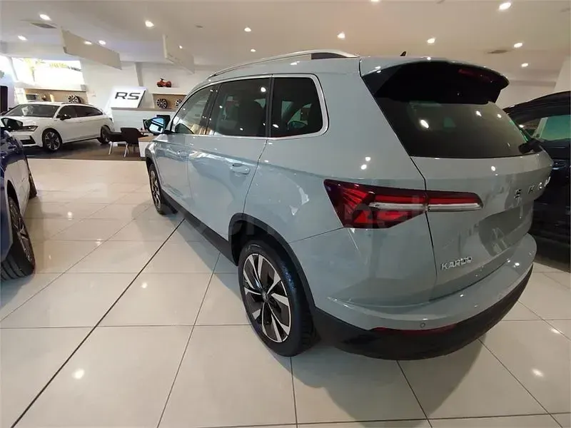 Nuevo Skoda Karoq 150 CV (110 kW) 2026 Gris / plata SUV