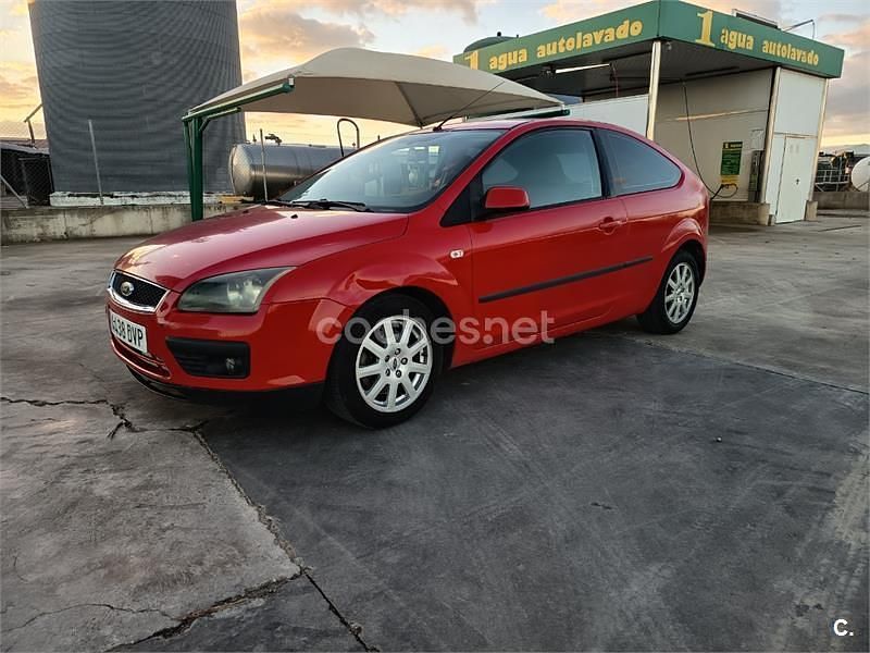 Rojo Usado 2006 Ford Focus Sport Berlina | 2800 € (Precio justo) - Imagen 1/4