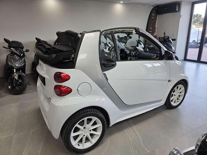 Usado Smart ForTwo Cabrio Passion 84 CV (61 kW) 2012 Blanco Descapotable
