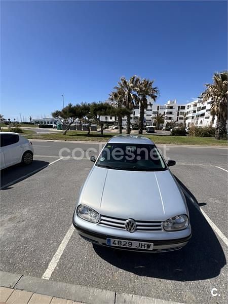 Usado VW Golf IV 100 CV (73 kW) 2002 Gris / plata Berlina