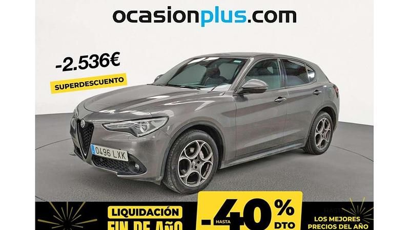 Usado Alfa Romeo Stelvio Sprint 190 CV (139 kW) 2022 Gris SUV