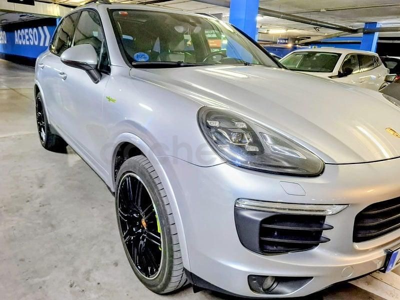 Usado Porsche Cayenne S E-Hybrid Platinum Edition 416 CV (305 kW) 2016 Gris / plata SUV