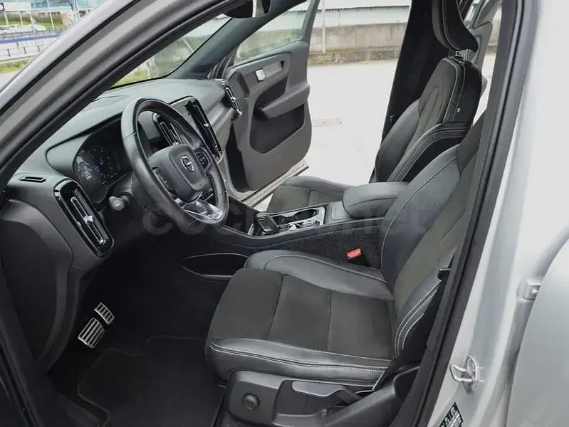 Usado Volvo XC40 R-Design 197 CV (144 kW) 2021 Beige SUV