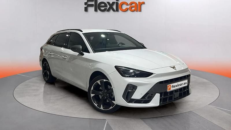 Usado Cupra Leon 150 CV (110 kW) 2025 Blanco Familiar