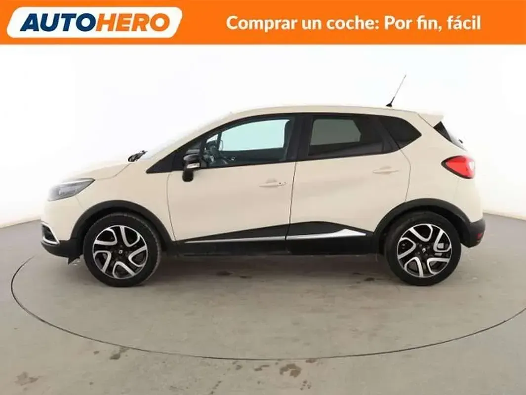 Usado Renault Captur Intens 90 CV (66 kW) 2015 Beige SUV