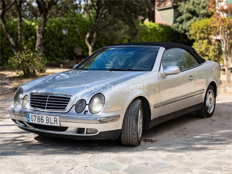 Gris / plata Usado 2001 Mercedes CLK320 Elegance Descapotable | 7500 € (Un poco caro) - Imagen 1/4