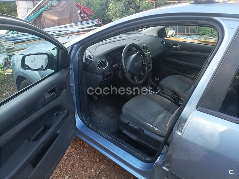 Usado Ford Focus Ghia 136 CV (100 kW) 2006 Azul Familiar