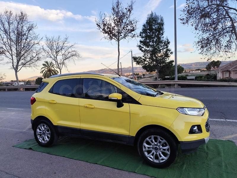 Usado Ford Ecosport 125 CV (91 kW) 2015 Amarillo SUV