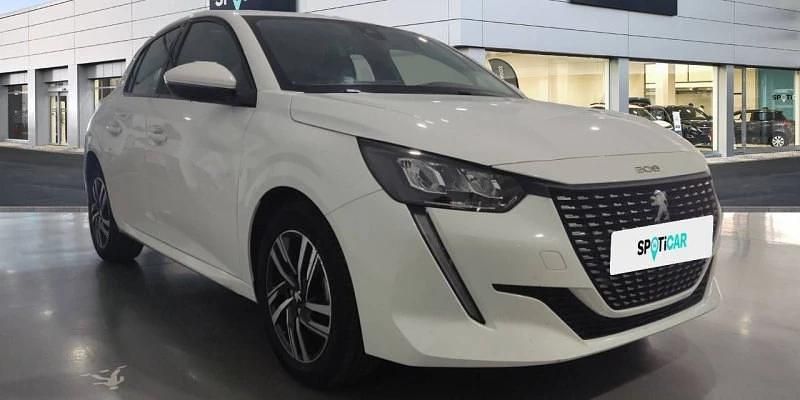 Usado Peugeot 208 Allure 102 CV (75 kW) 2023 Blanco Utilitario