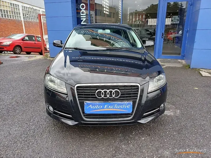 Begagnad Audi A3 Attraction 105 HK (77 kW) 2013 Svart Sedan