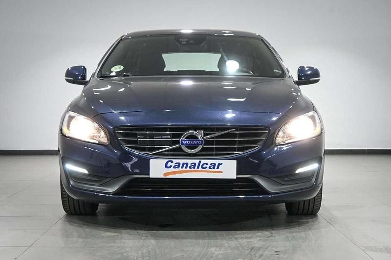 Usado Volvo V60 Kinetic 136 CV (100 kW) 2014 Azul Familiar