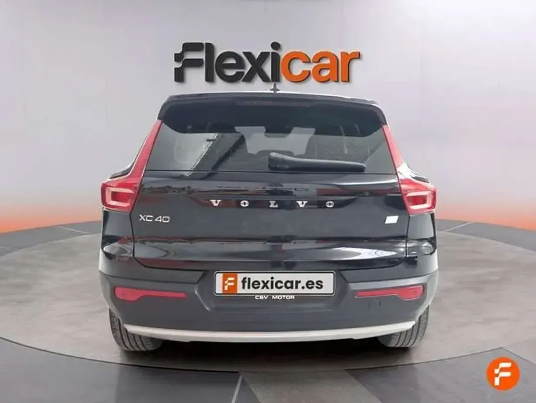 Begagnad Volvo XC40 Inscription 211 HK (155 kW) 2021 Svart SUV