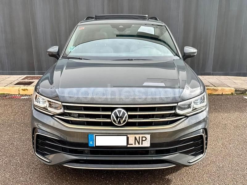 Usado VW Tiguan R-line 150 CV (110 kW) 2021 Gris / plata SUV