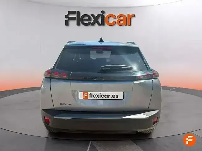 Usado Peugeot 2008 Allure 100 CV (73 kW) 2025 Gris SUV