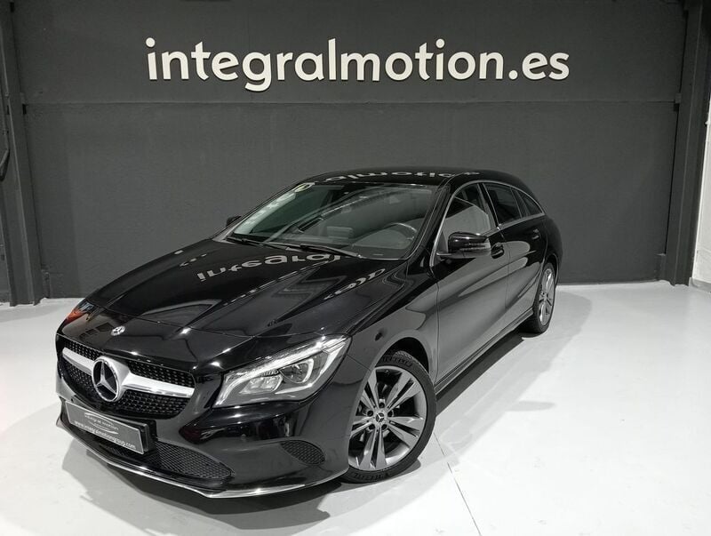 Negro Usado 2019 Mercedes CLA200 Shooting Brake Familiar | 25.900 € (Precio justo) - Imagen 1/4