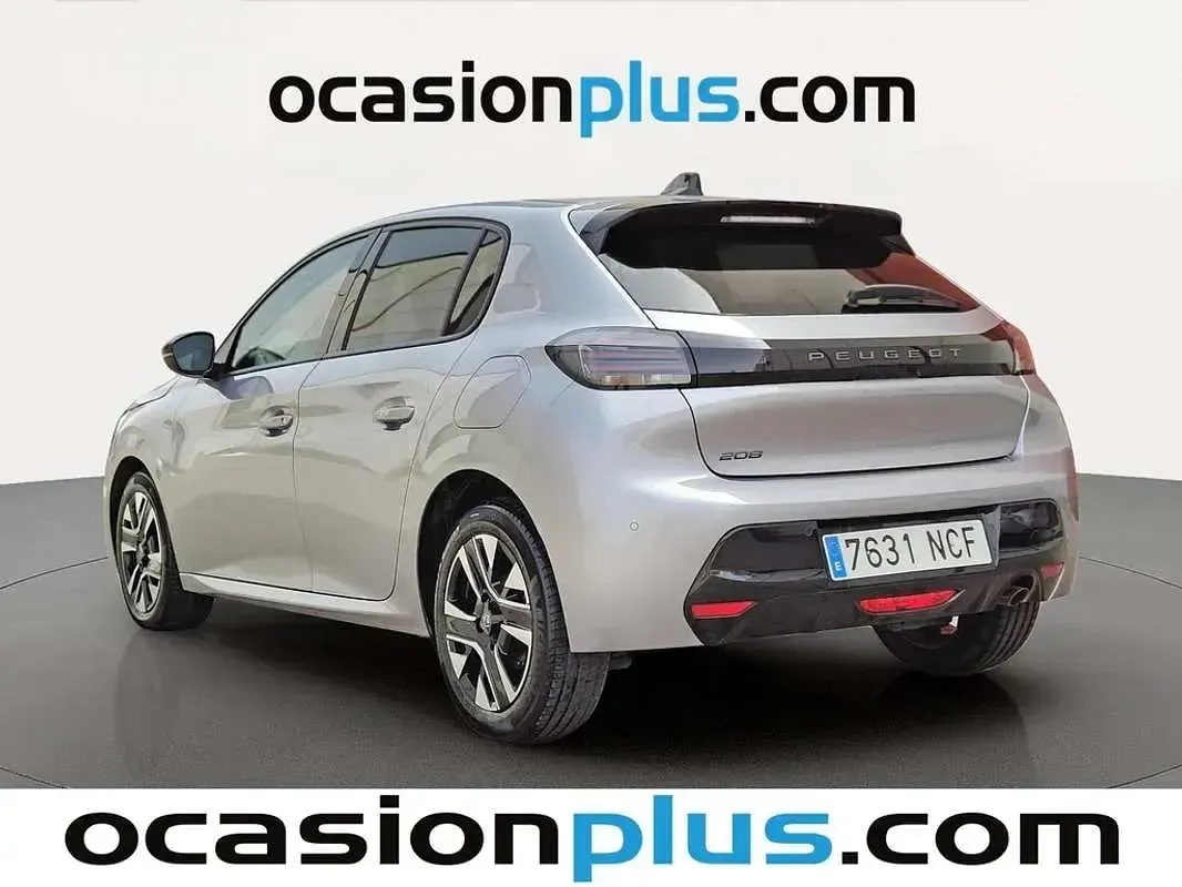 Usado Peugeot 208 Allure 102 CV (75 kW) 2025 Gris Utilitario