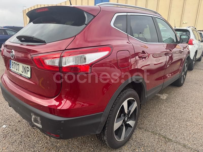 Usado Nissan Qashqai N-Vision 163 CV (119 kW) 2016 Granate SUV