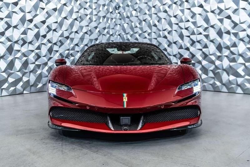 Usado Ferrari SF90 999 CV (734 kW) 2023 Rojo Descapotable