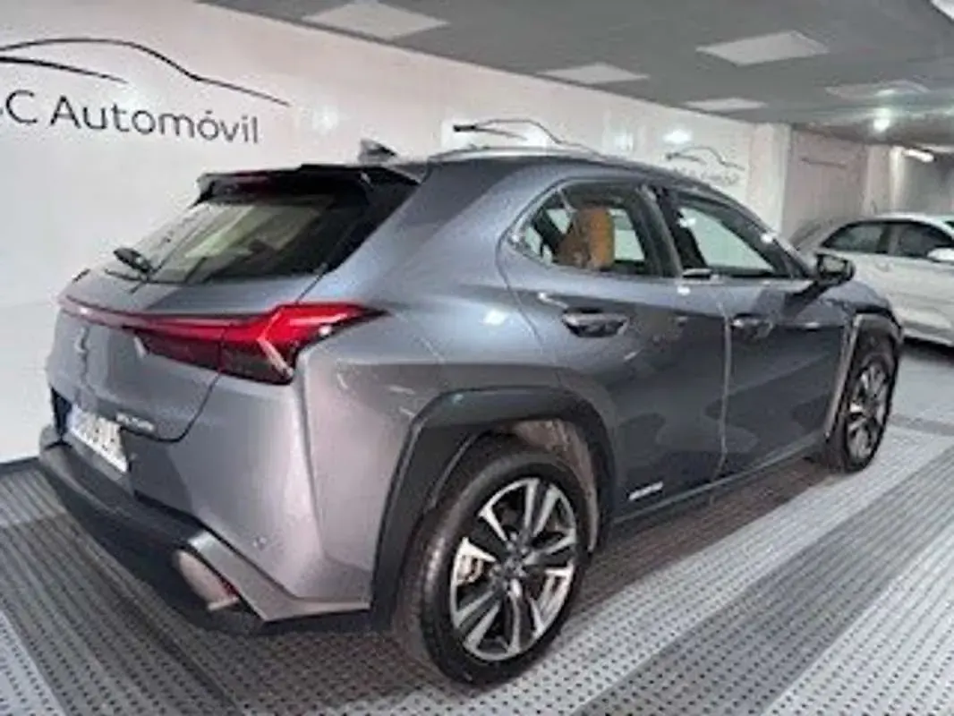 Usado Lexus UX 250h Sport Line 184 CV (135 kW) 2020 Gris SUV