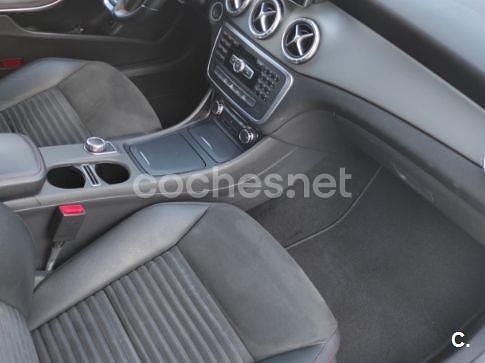 Usado Mercedes CLA200 AMG line 136 CV (100 kW) 2013 Negro Berlina