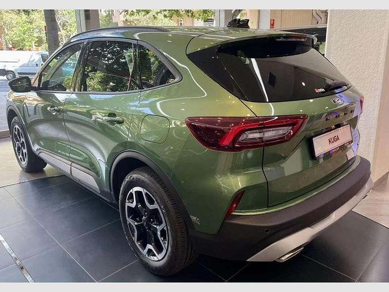 Usado Ford Kuga Active 179 CV (131 kW) 2024 Verde SUV