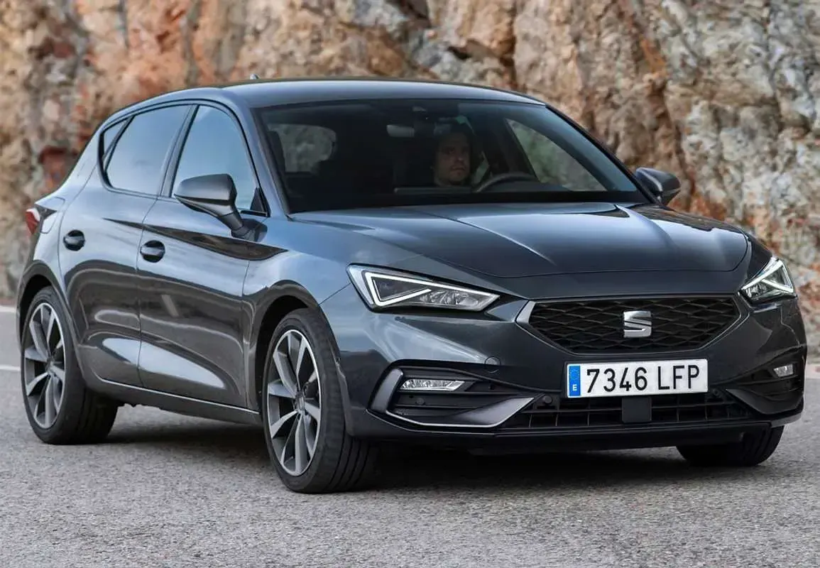 Usado Seat Leon Reference 116 CV (85 kW) 2022 Blanco Utilitario