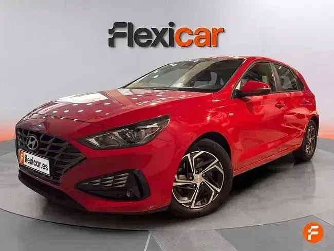 Usado Hyundai i30 120 CV (88 kW) 2022 Rojo Berlina