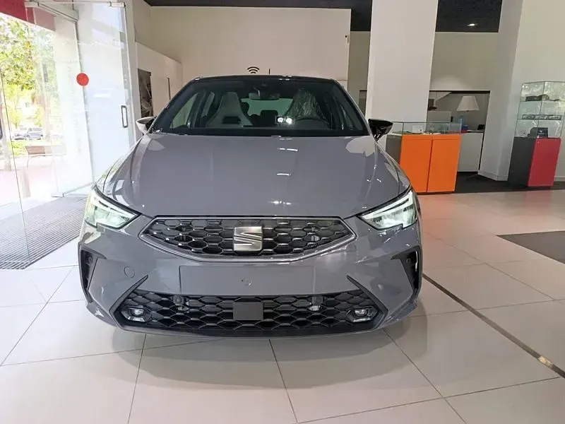 Nuevo Seat Ibiza 115 CV (84 kW) 2026 Gris / plata Utilitario